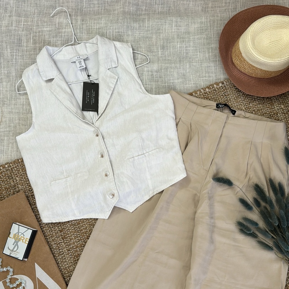 NWT Linen blend slim-fit white vest